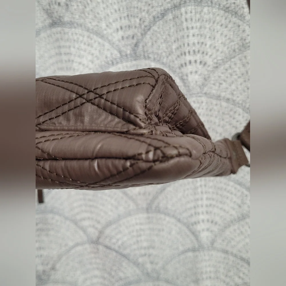 Baggallini Rose Pink Metallic Quilted Crossbody "For Life's Journey" - Picture 6 of 15